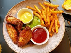 香炸鸡翅配薯条-Money Shops(愚园路店)