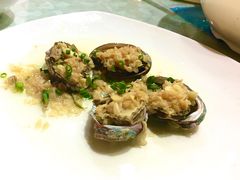 蒜蓉蒸鲍鱼-范饭椰林川湘味海鲜·椰子鸡(三亚湾椰梦长廊店)