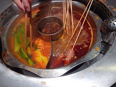 -佰人王串串香火锅(洋珠巷店)