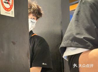 这家店好多帅哥！！！！