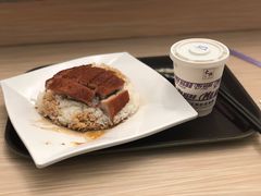 乳猪饭餐-太兴烧味餐厅(香港机场店)
