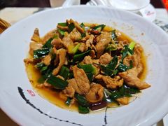 -蔼若春.传承三十年云南菜(金碧公园店)