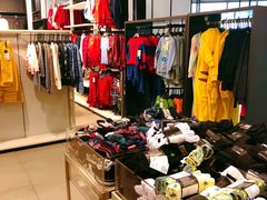 -H&M(鹏欣水游城店)