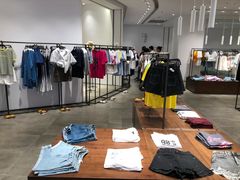 -URBAN REVIVO(上海中庚漫游城店)