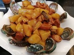 鲍鱼烧肉炖土豆-双海酒店·海鲜家常菜(南戴河店)