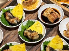 -围炉肉舍•炭烤活鳗•丹东海鲜烤肉(步行街店)