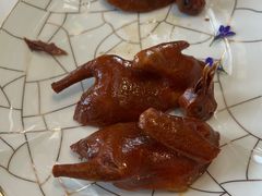 脆皮玻璃乳鸽-北京柏悦酒店·锦庭餐厅Dining Room