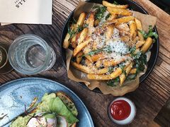 牛油果温泉蛋吐司-O'mills Sourdough Bakery&Bistro(永嘉路店)