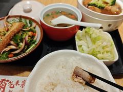-贯一台湾牛肉面(八一七中路店)