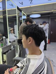 -藤野造型烫发染发