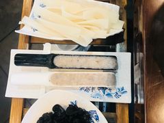 -亿诣蝎府炸酱面羊蝎子火锅(酷车小镇店)