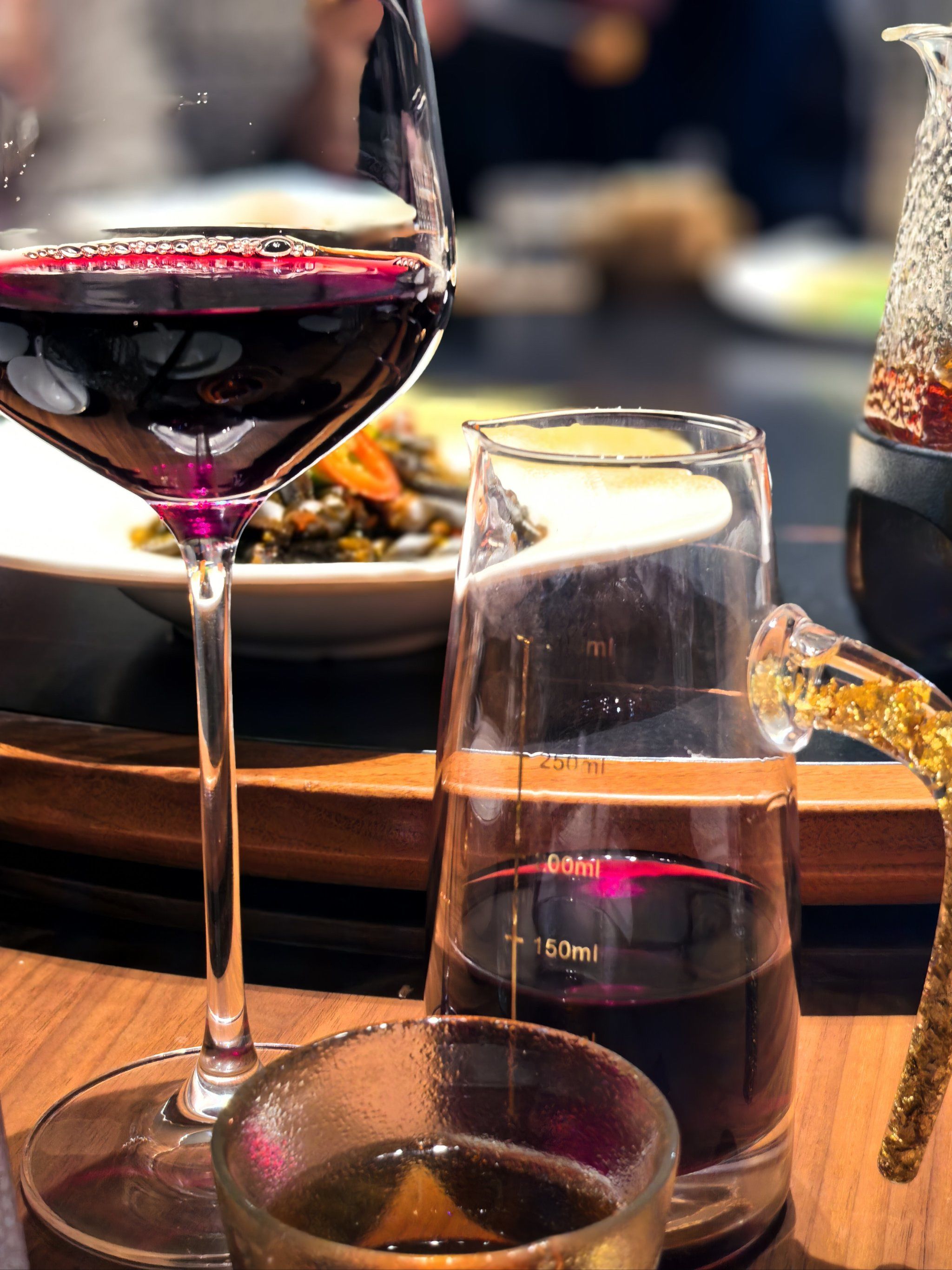 觥筹交错,推杯换盏的好地方