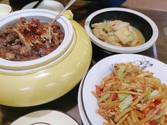 茸汁醇香排骨-何氏排骨(左家塘店)