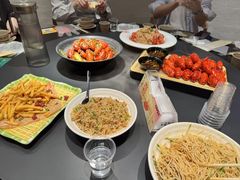 -肥肥虾庄·金牌油焖大虾(汉街SKP店)