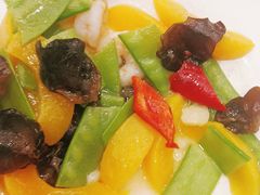 -皇城根·鲁菜济南菜·吊炉烤鸭·炒鸡鱼头(济南旗舰店)