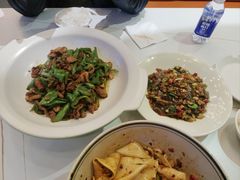 -阿瓦山寨·湘菜现炒·剁椒鱼头王(咸阳总店)