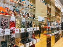 零售区-VENCHI 闻绮(上海佛罗伦萨小镇店)