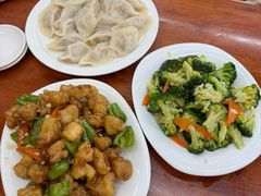 -东北四季饺子王(华山路店)