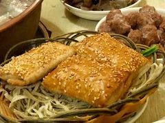 -洞庭洲·防空洞火锅·烧烤·铜锅涮肉(新百广场店)