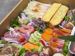 -山野的朋友露营炭火烤肉