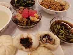 -李与白包子铺(桐梓林店)