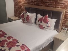 -轻住·悦享酒店(成都太平园地铁站店)