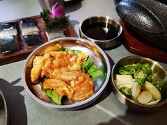 -围炉肉舍•炭烤活鳗•丹东海鲜烤肉(步行街店)