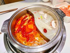 麻辣骨汤鸳鸯锅底-燃尖儿自助串串火锅(新业广场店)