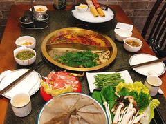 -小天鹅火锅·一线江景洪鼎旗舰店(洪崖洞店)
