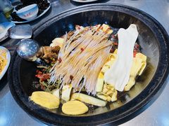 -屯老二农家铁锅炖(奥运村店)