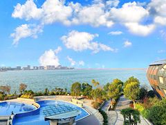 -上海滴水湖皇冠假日酒店