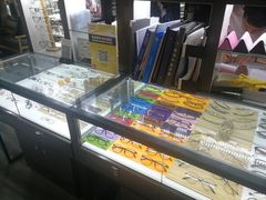 -视野联行眼镜蔡司·依视路官方授权店(顺城店)