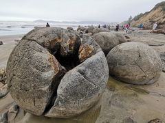 -摩拉基大圆石