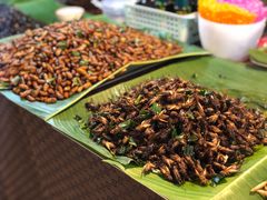 -席娜卡琳火车铁道夜市