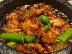 石锅杭椒牛蛙-桂满陇天书(南京德基旗舰店)