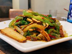 青椒榨菜干子炒肉丝-人全到南京本帮菜馆(云锦路店)