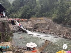 -安吉龙王山峡谷漂流