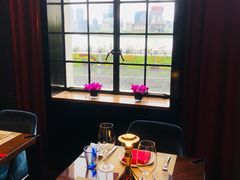 靠窗位-YUE·6·西式融合餐厅(外滩六号店)