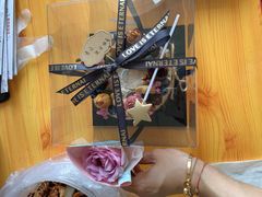 -小苍兰风铃草·礼物蛋糕(沈阳店)