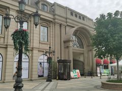 -王府井奥莱临潼小镇(临潼店)