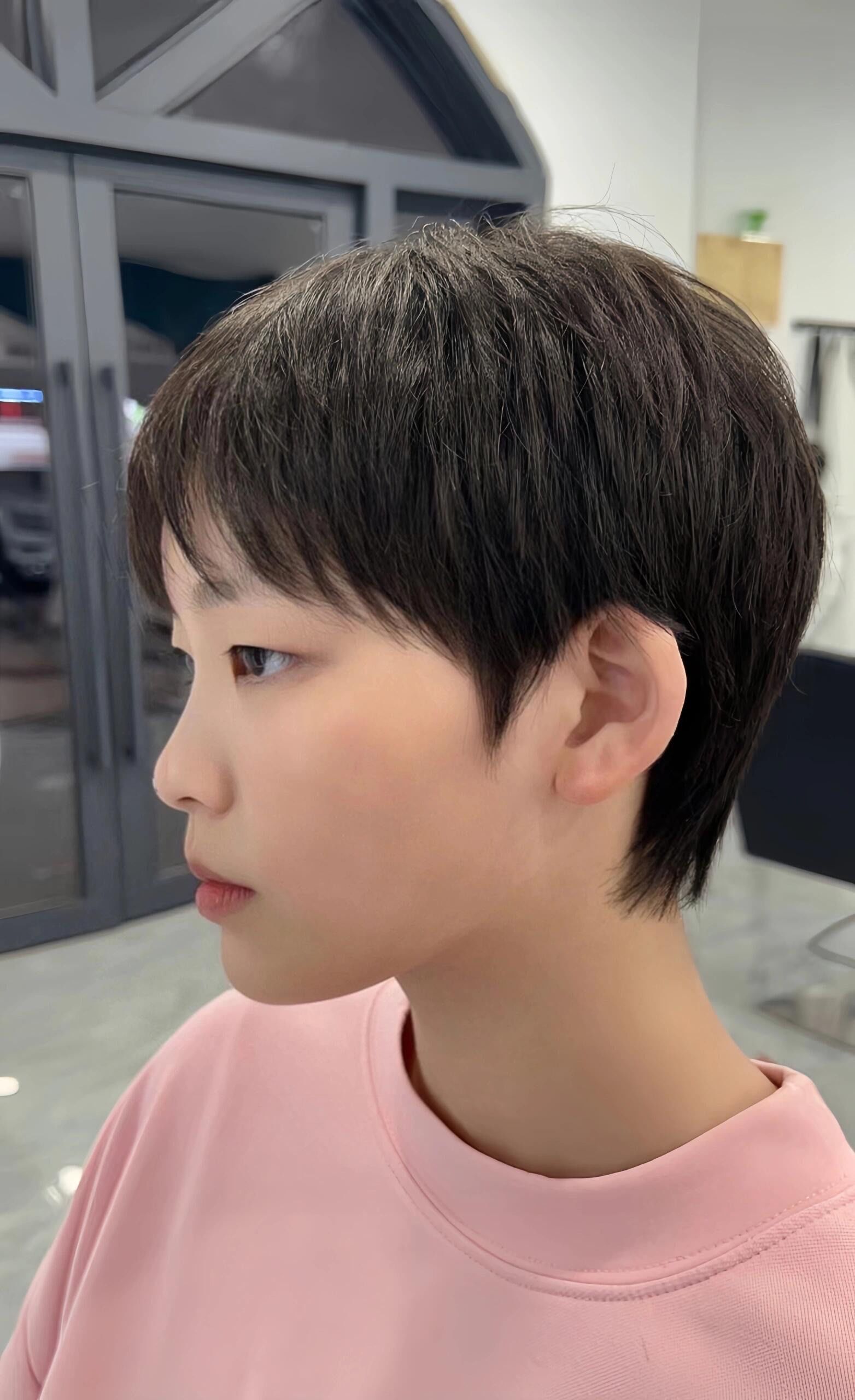 帅气短发大变身