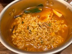 오두막辛拉面-恩你小木屋·韩式料理(假日广场店)