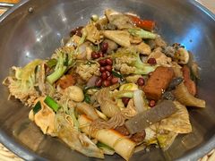 -拿渡麻辣香锅(世茂广场·工三店)