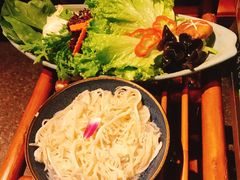 -老牌坊云南鱼豆花火锅(哈西万达店)