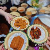 坐在火车里吃串串火锅是种什么体验⁉️