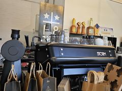 -Roast8ry Coffee Lab