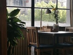 靠窗位-仙峰天然面包(迎宾路店)