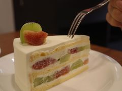 葡萄无花果奶油蛋糕-black rainbow coffee