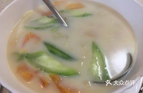 Fresh Milk Papaya with Fish Balls