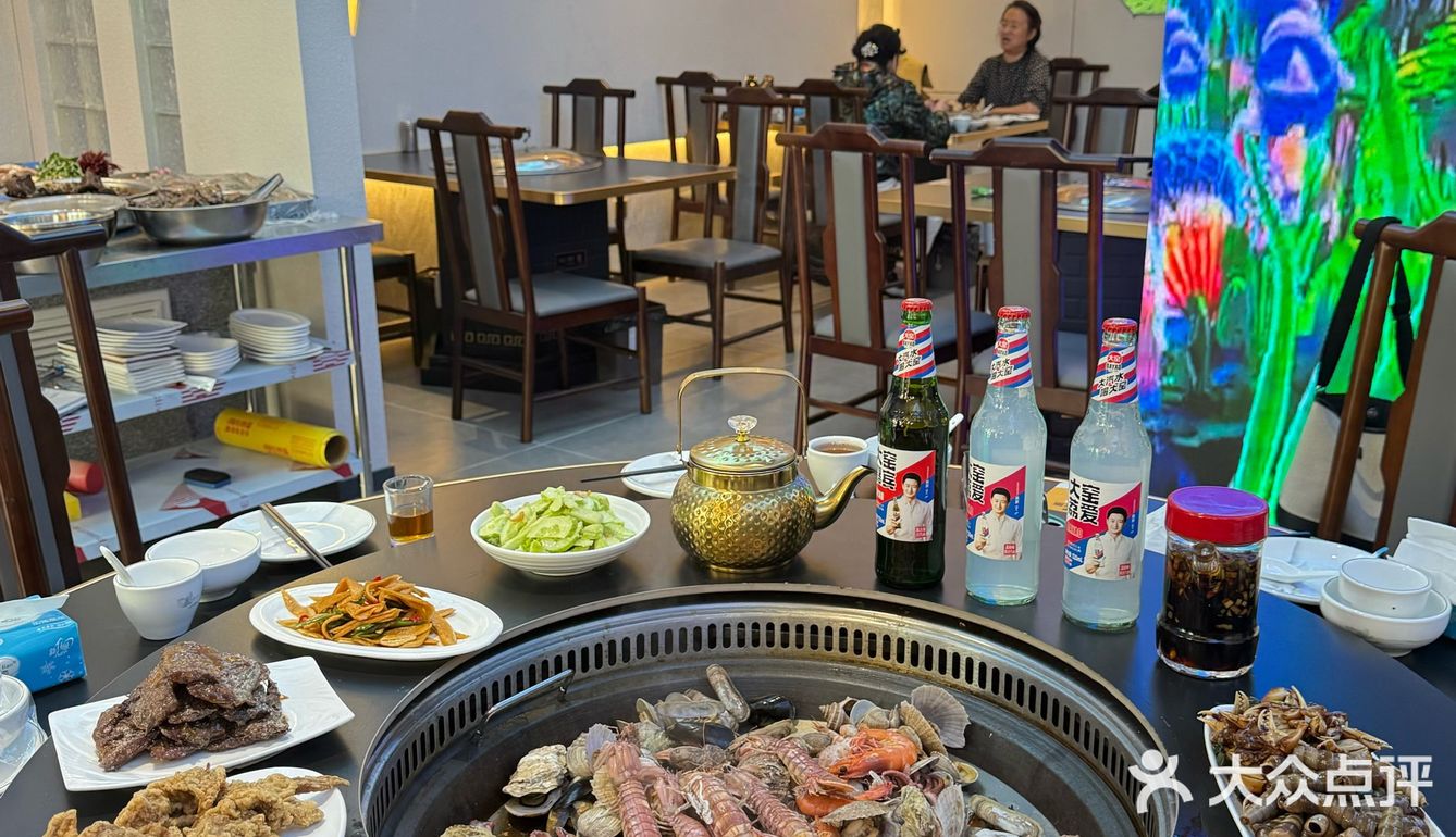 在青岛吃大锅蒸汽海鲜还得是他家 已开二十多年